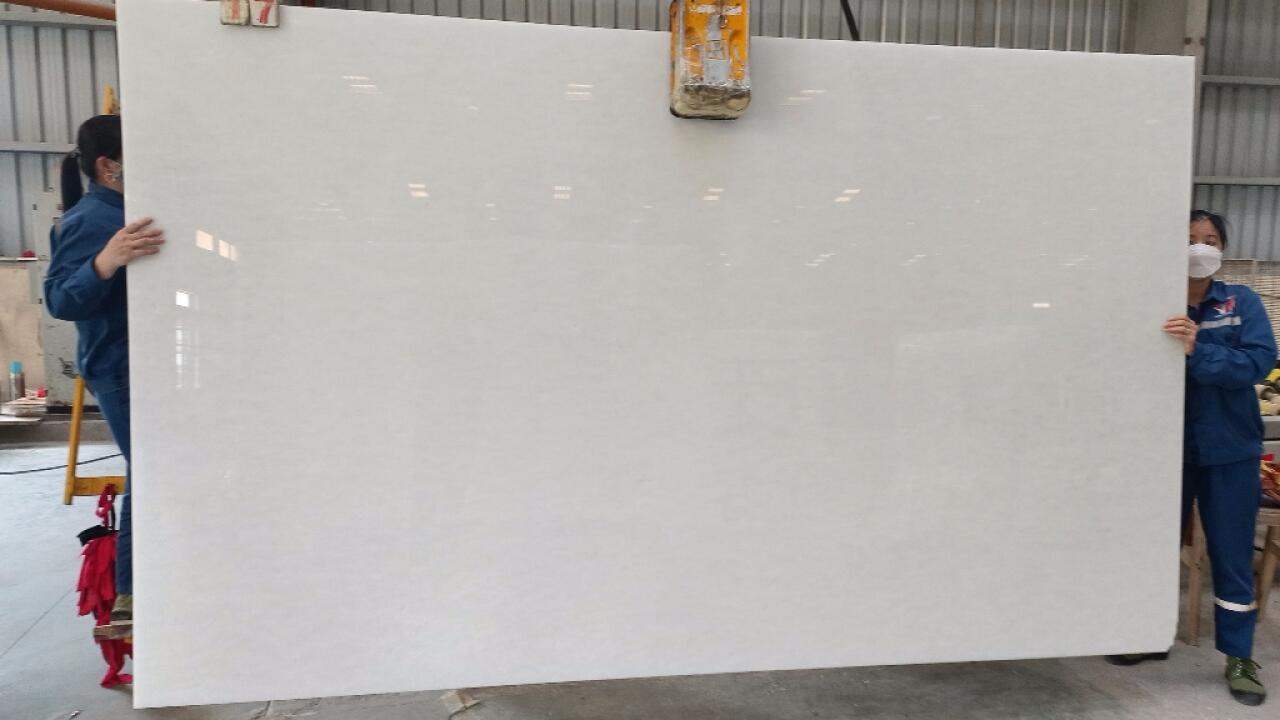 Snow White Polished 2cm Marble by PACIFICA
