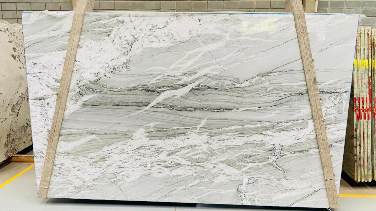 Nuage Pol 2 CM Quartzite by PACIFICA