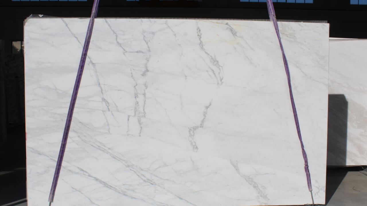 Calacatta Caldia 2cm Marble by PACIFICA