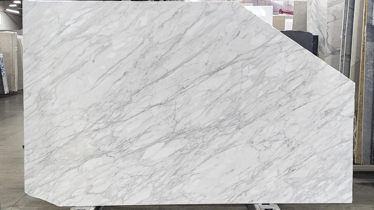 Calacatta Gold Premium Polished 2cm Marble by PACIFICA
