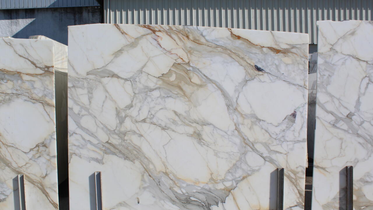 Calacatta Gold Premium Honed 2cm Marble by PACIFICA