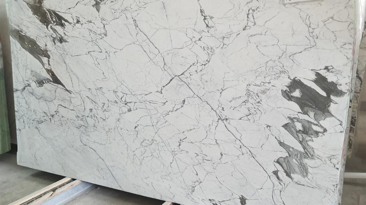 Collina Bianco Polished 2cm Marble by PACIFICA
