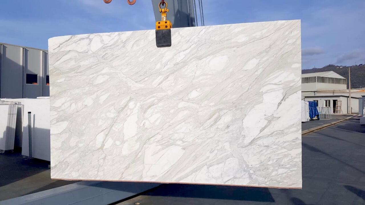 Calacatta Cremo 2cm* Marble by PACIFICA
