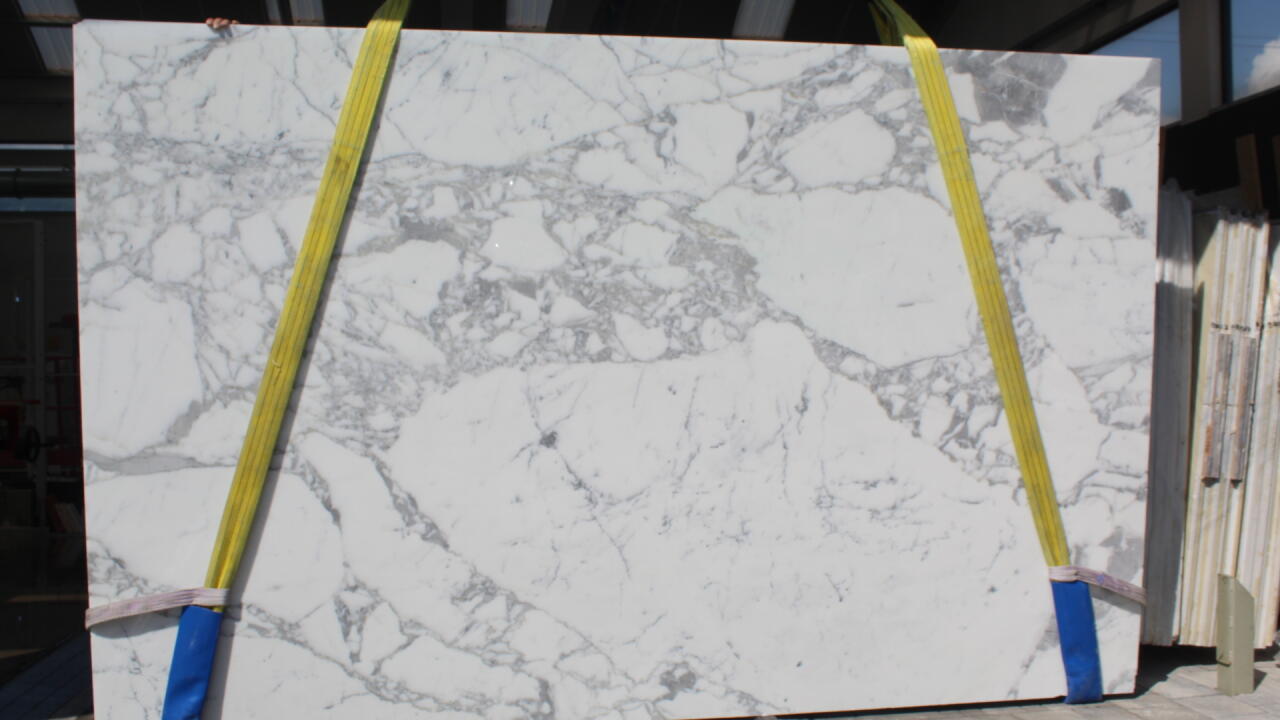 Calacatta Carrara Polished 2cm Marble by PACIFICA