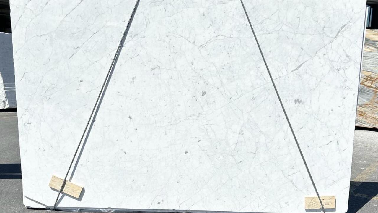 Calacatta Mieli 2cm Marble by PACIFICA