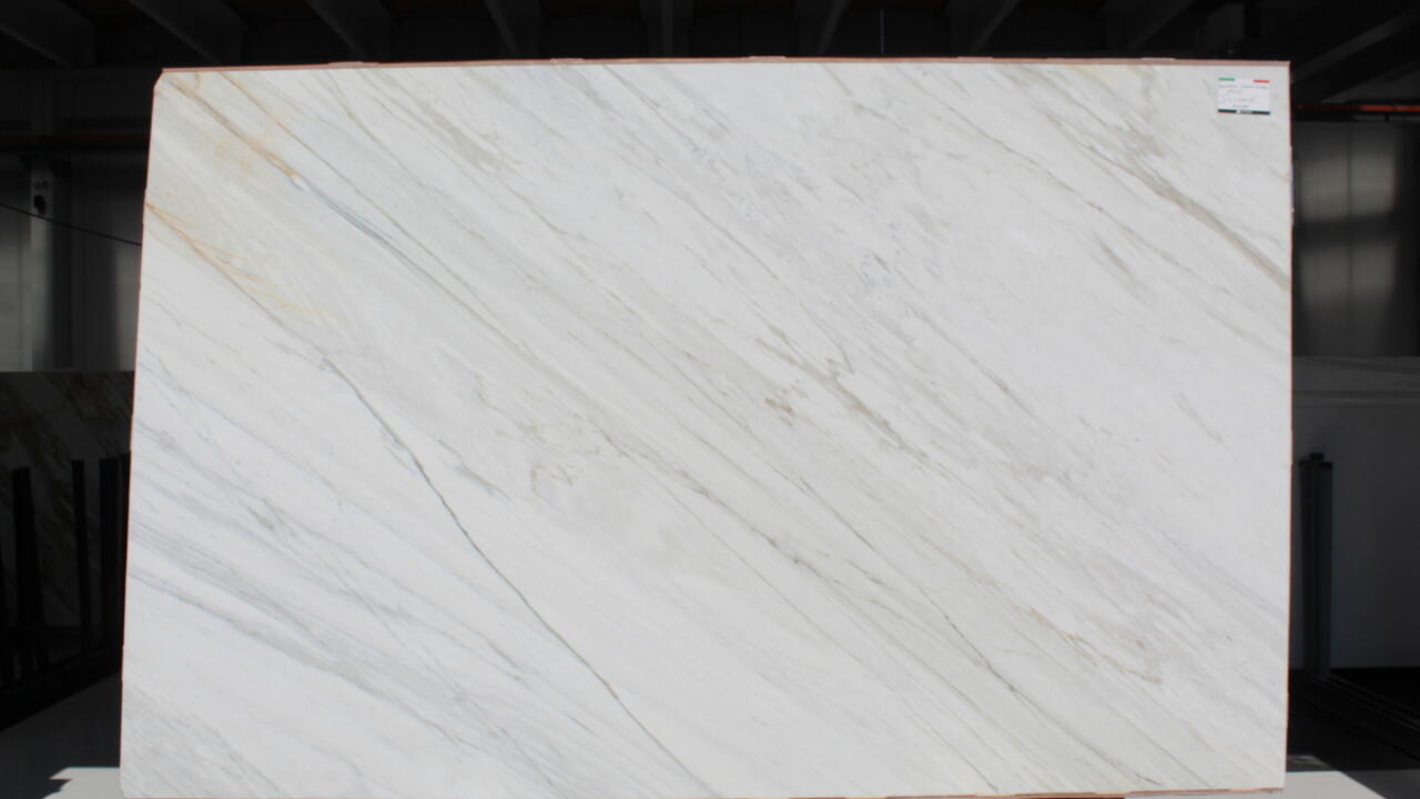 Calacatta Cremo Honed 2cm Marble by PACIFICA